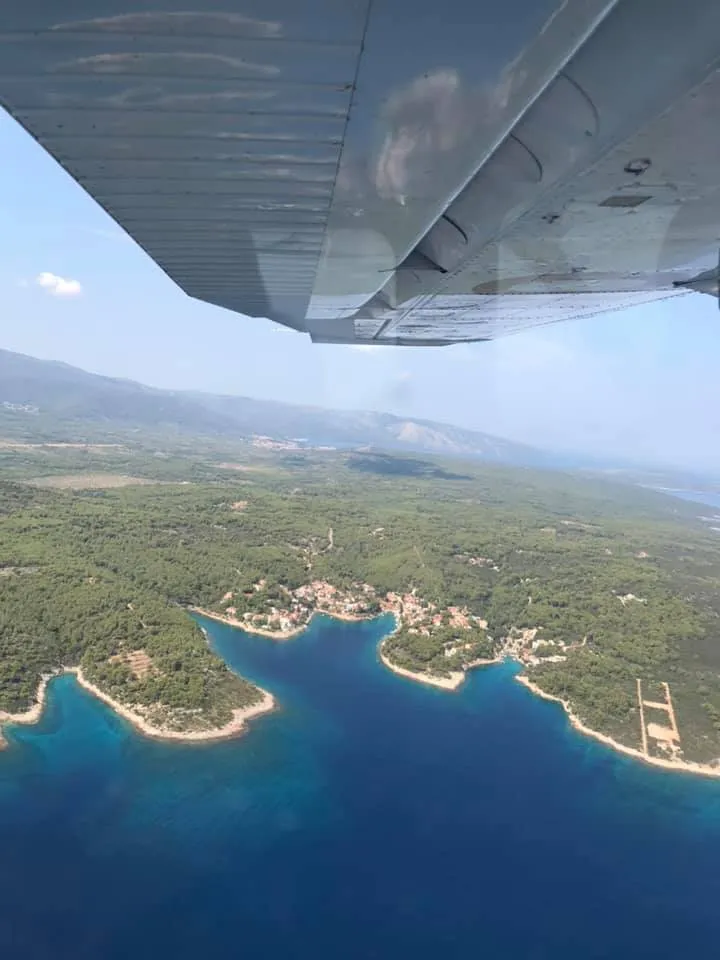 飞往海边或海岛的空中出租车航班