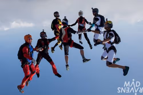 Sportfallschirmspringer im freien Fall
