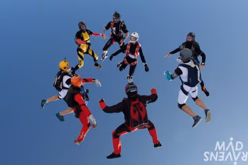 Sportfallschirmspringer im freien Fall