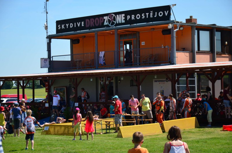 día del niño en el aeródromo de Prostějov