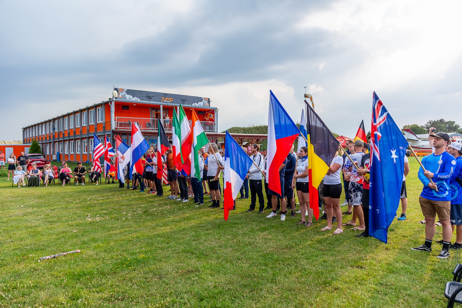 cérémonie d'ouverture du championnat d'Europe de parachutisme