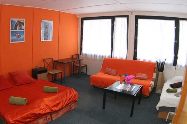 habitación VIP, alojamiento en el aeródromo de Prostějov