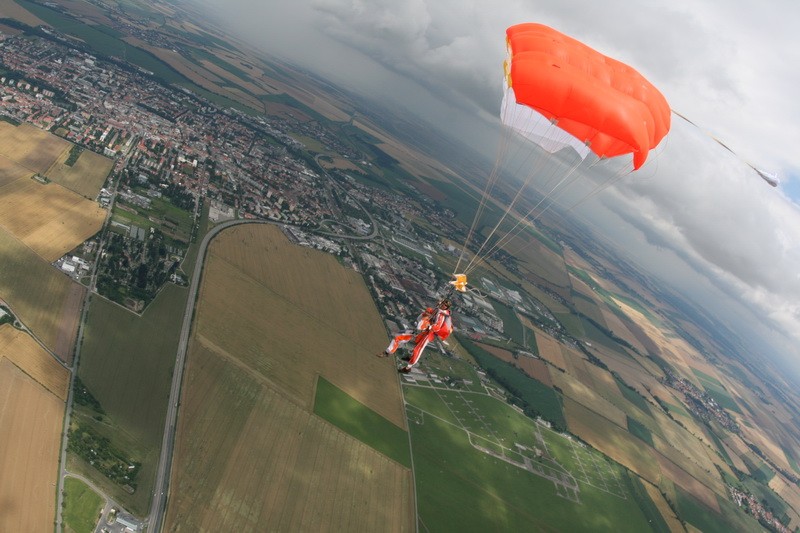 Tandem-Fallschirmsprung - freier Fall