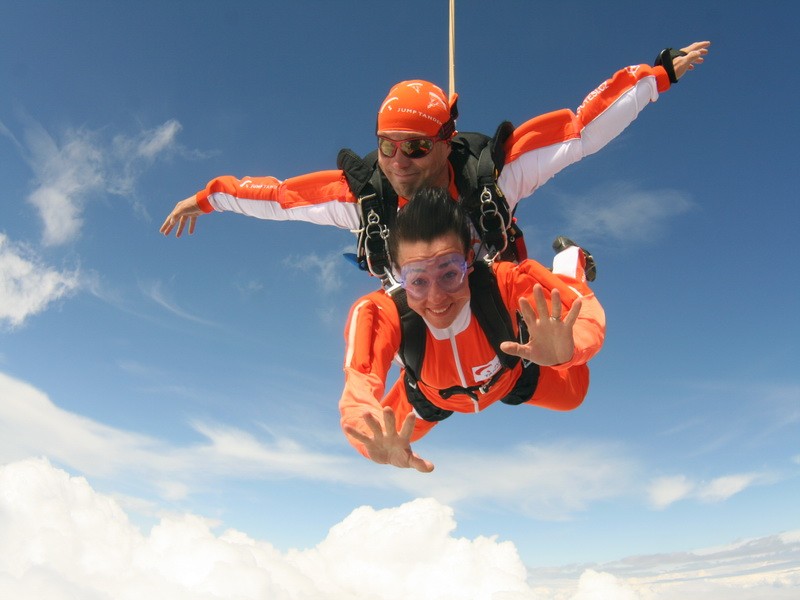 Tandem-Fallschirmsprung - freier Fall