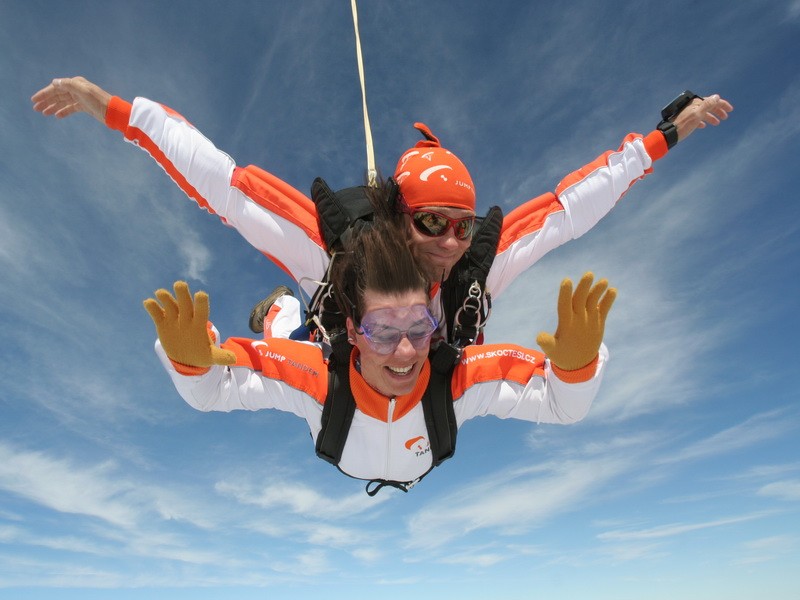 Tandem-Fallschirmsprung - freier Fall