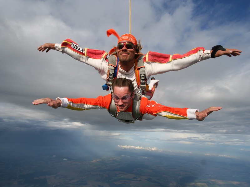 Tandem-Fallschirmsprung - freier Fall