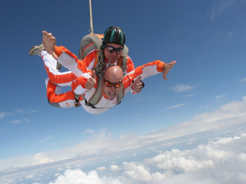Tandem-Fallschirmsprung - freier Fall