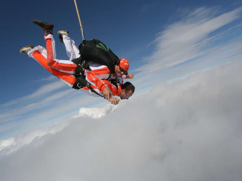 Tandem-Fallschirmsprung - freier Fall
