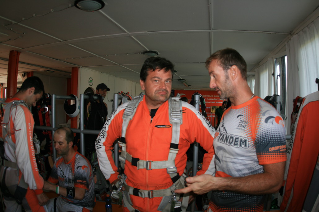 TANDEM JUMPS